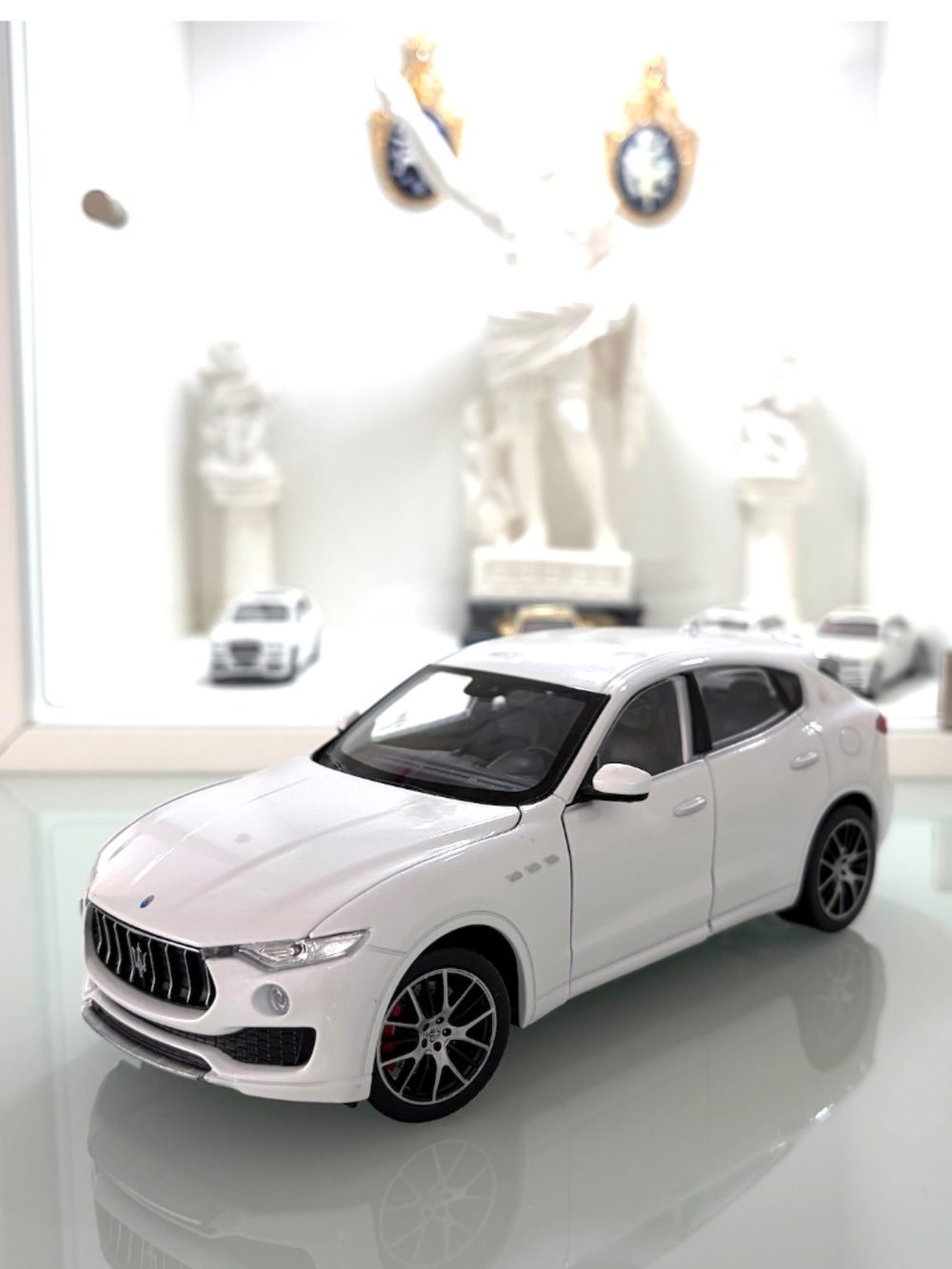 MASERATI Levante SUV Diecast 1/24 in White by Welly (NEW NO BOX) $60 MSRP